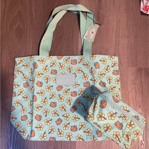 ALOHA Collection X Hello Kitty DFS Hibiscus Kitty DAY TRIPPER+Cabin Crew